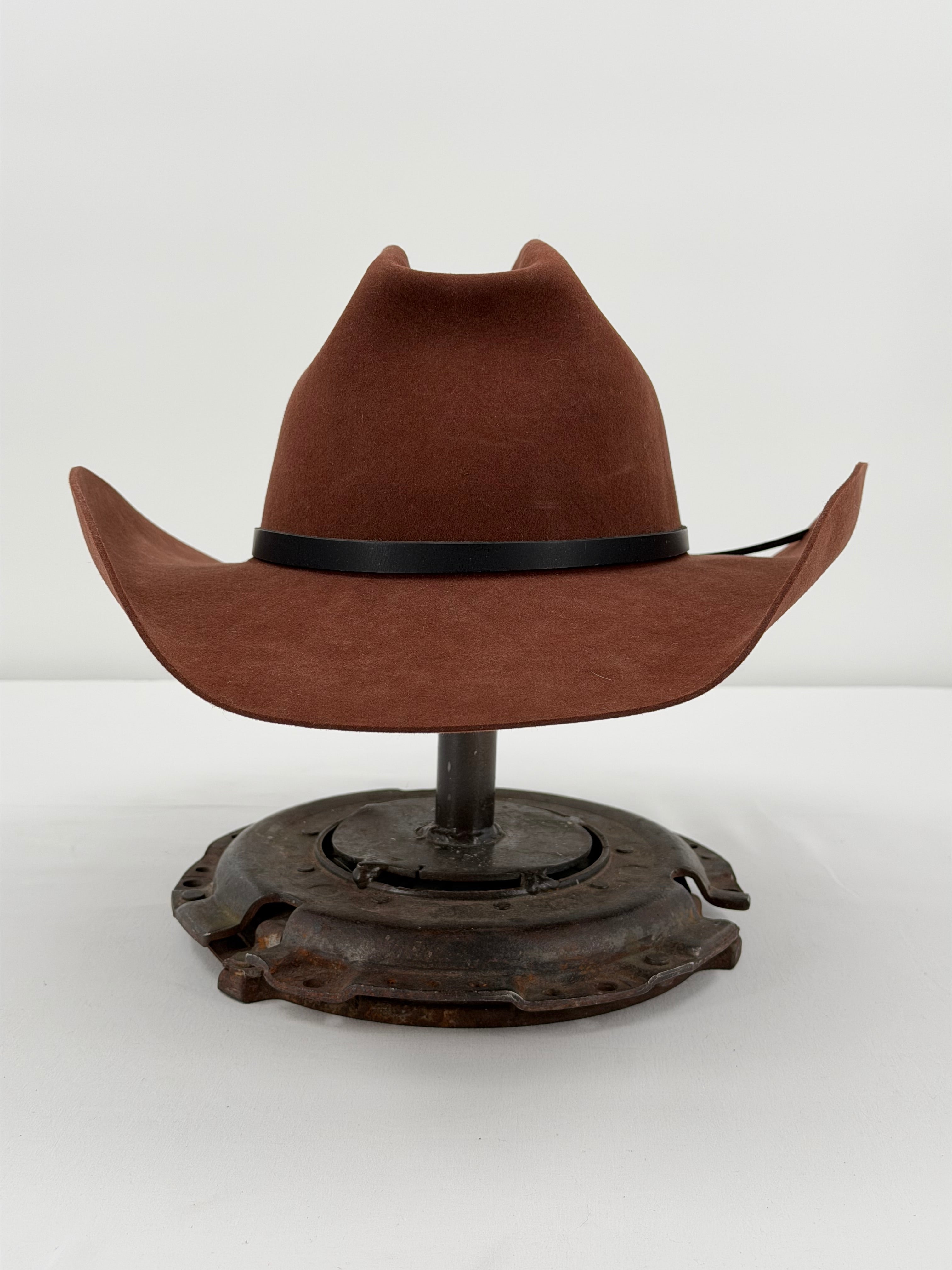 Burgundy Round Beaver Hat - 7 1/4