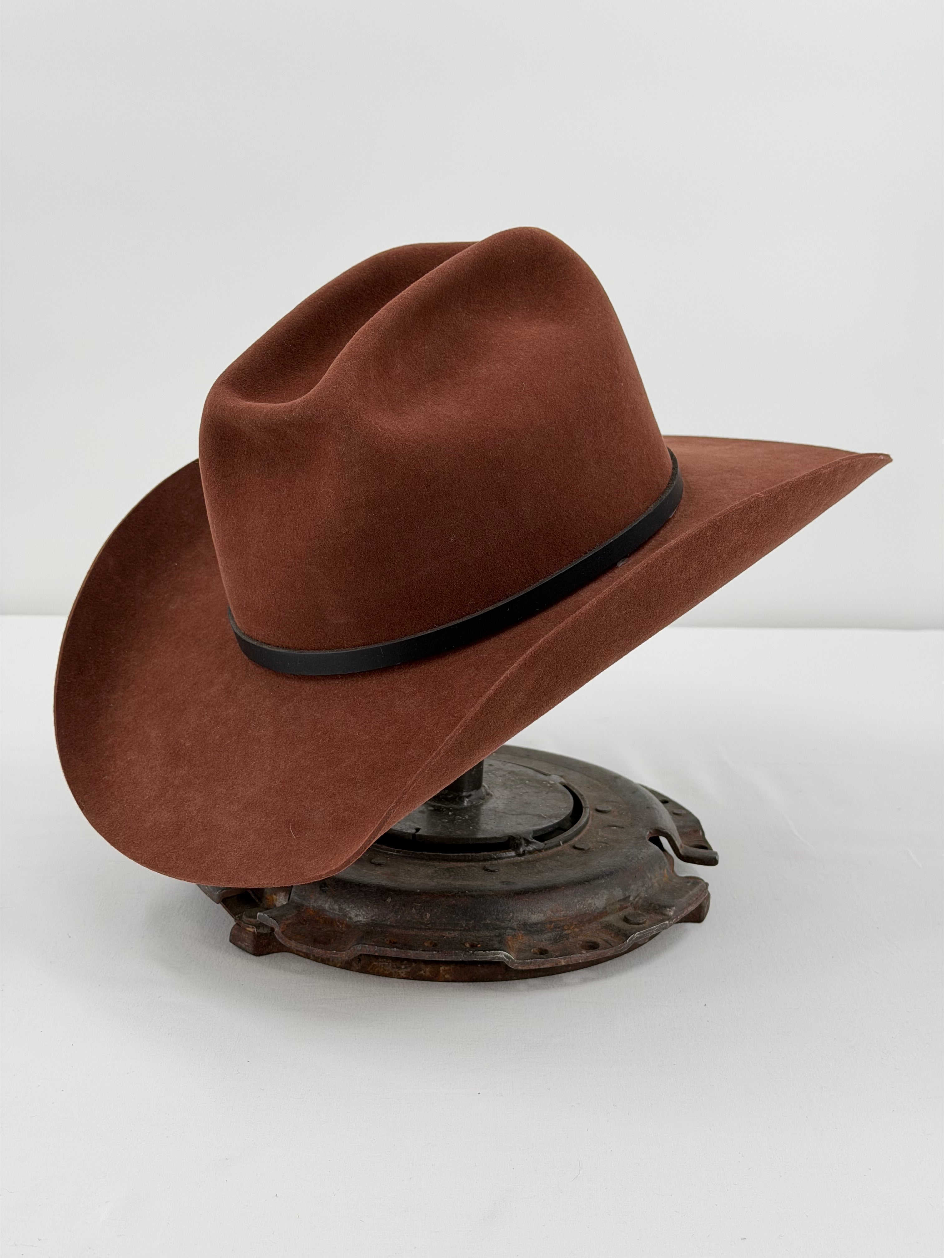 Burgundy Round Beaver Hat - 7 1/4