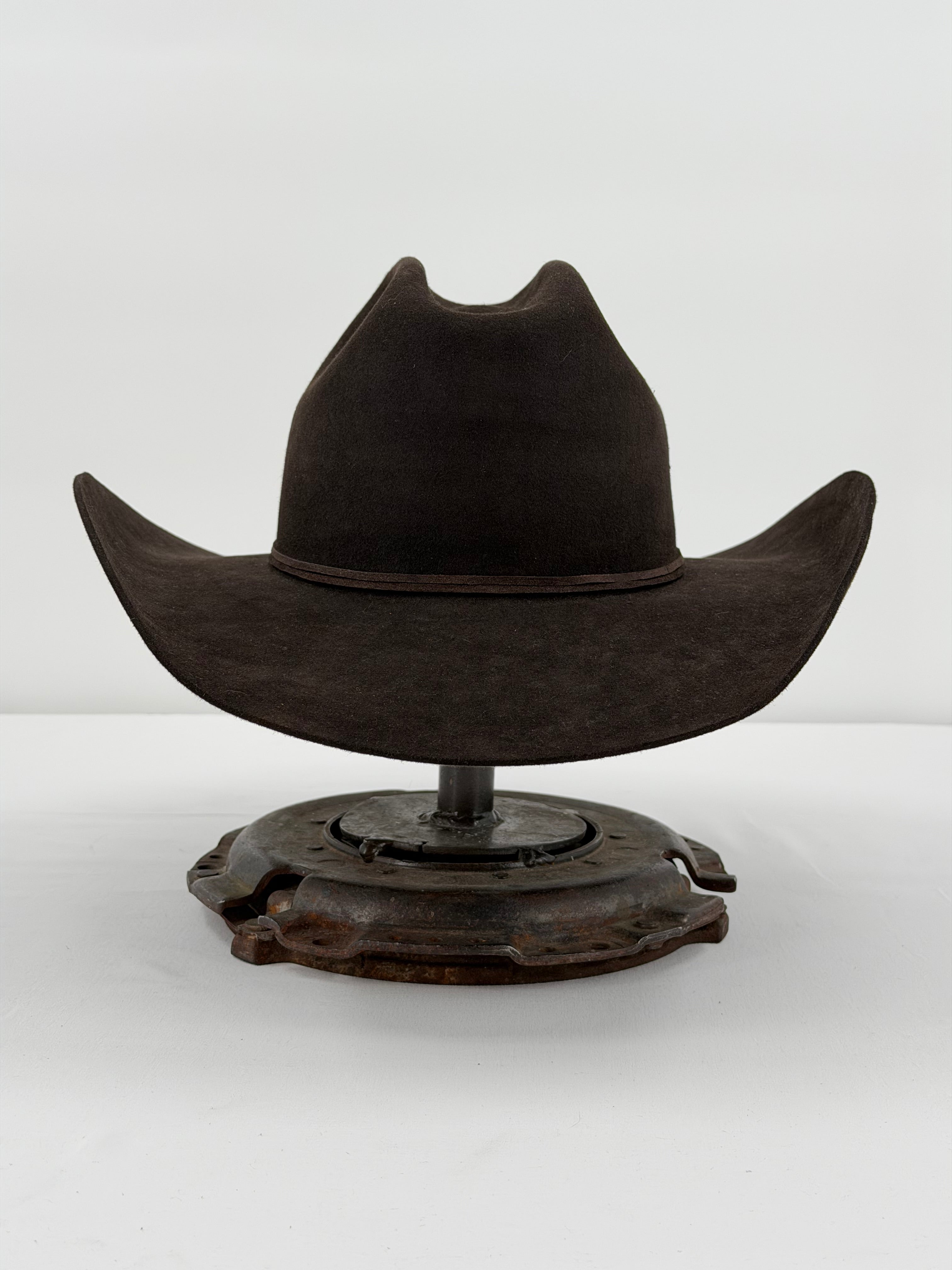 Dark Brown Round Beaver Hat - 7 1/2