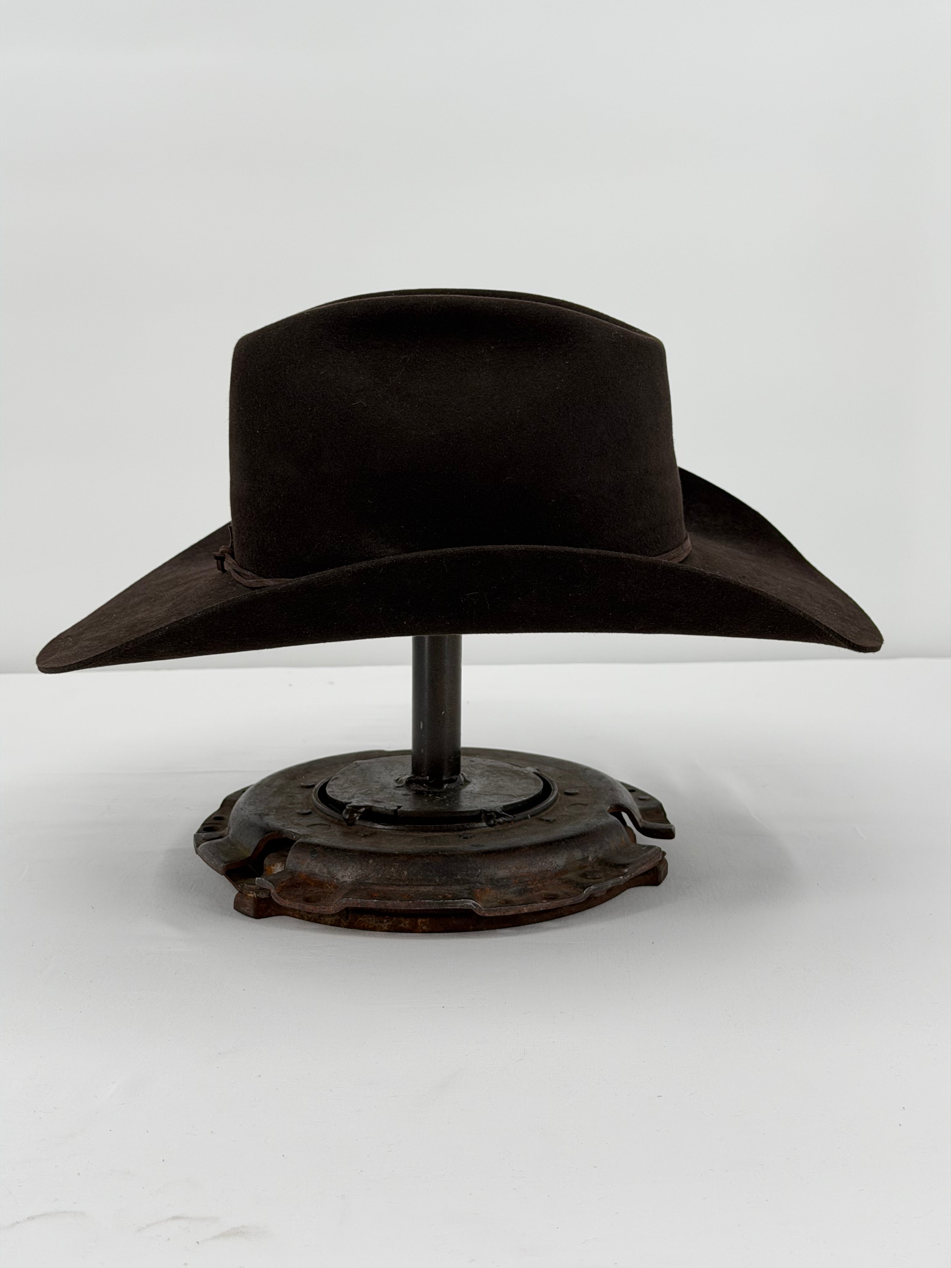 Dark Brown Round Beaver Hat - 7 1/2