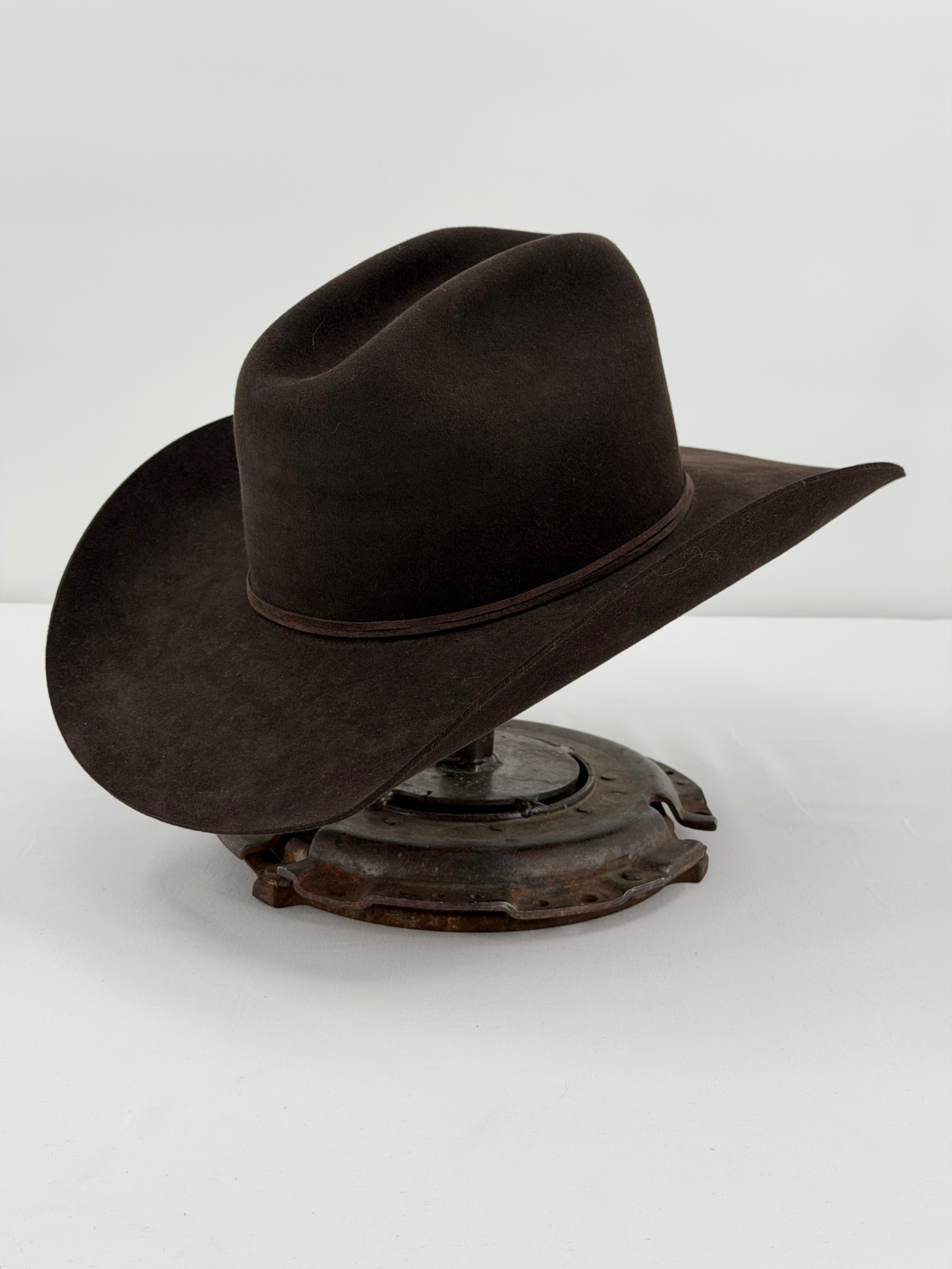 Dark Brown Round Beaver Hat - 7 1/2
