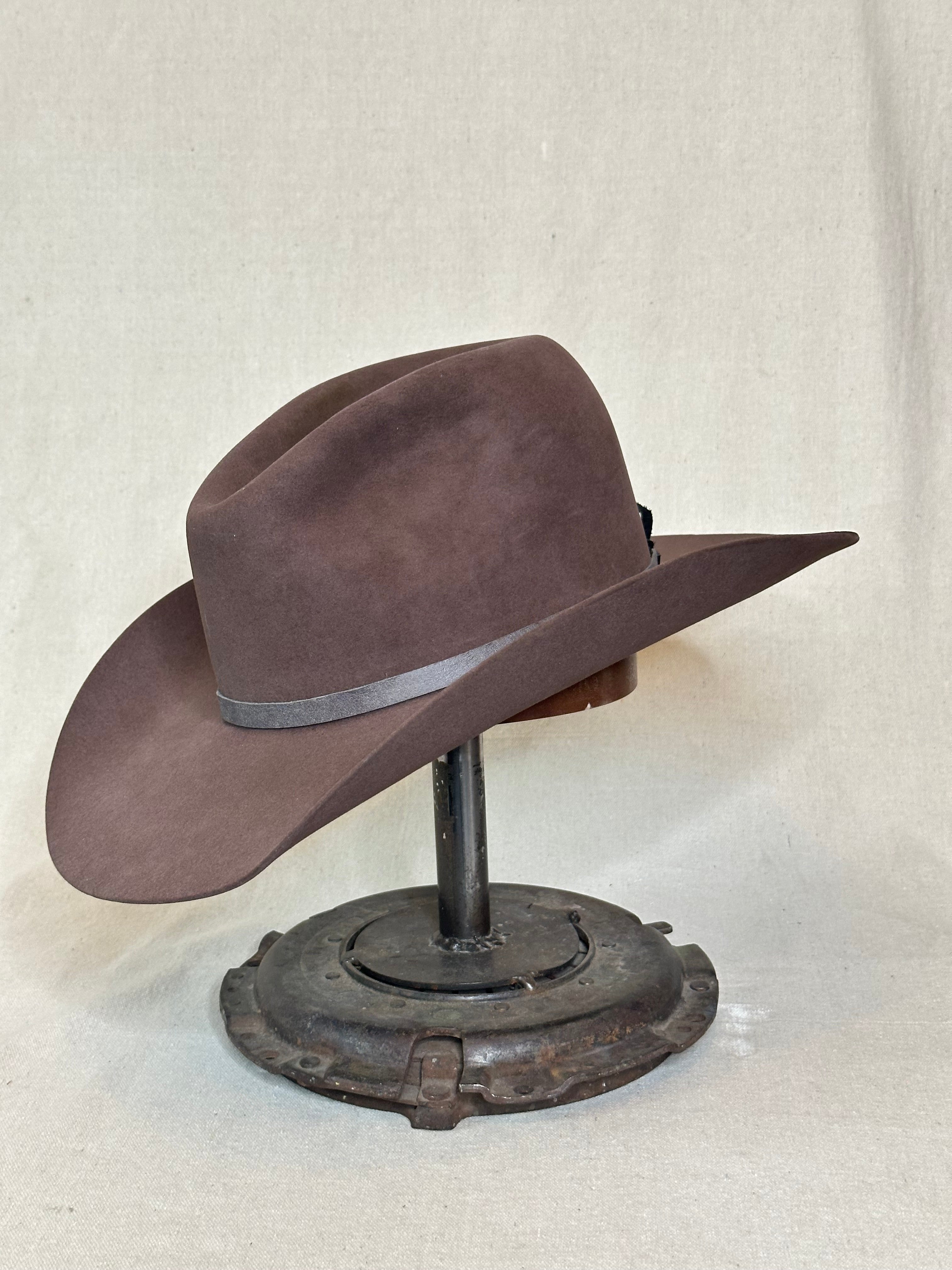 Mauve Oval Nutria Hat - 7 3/8