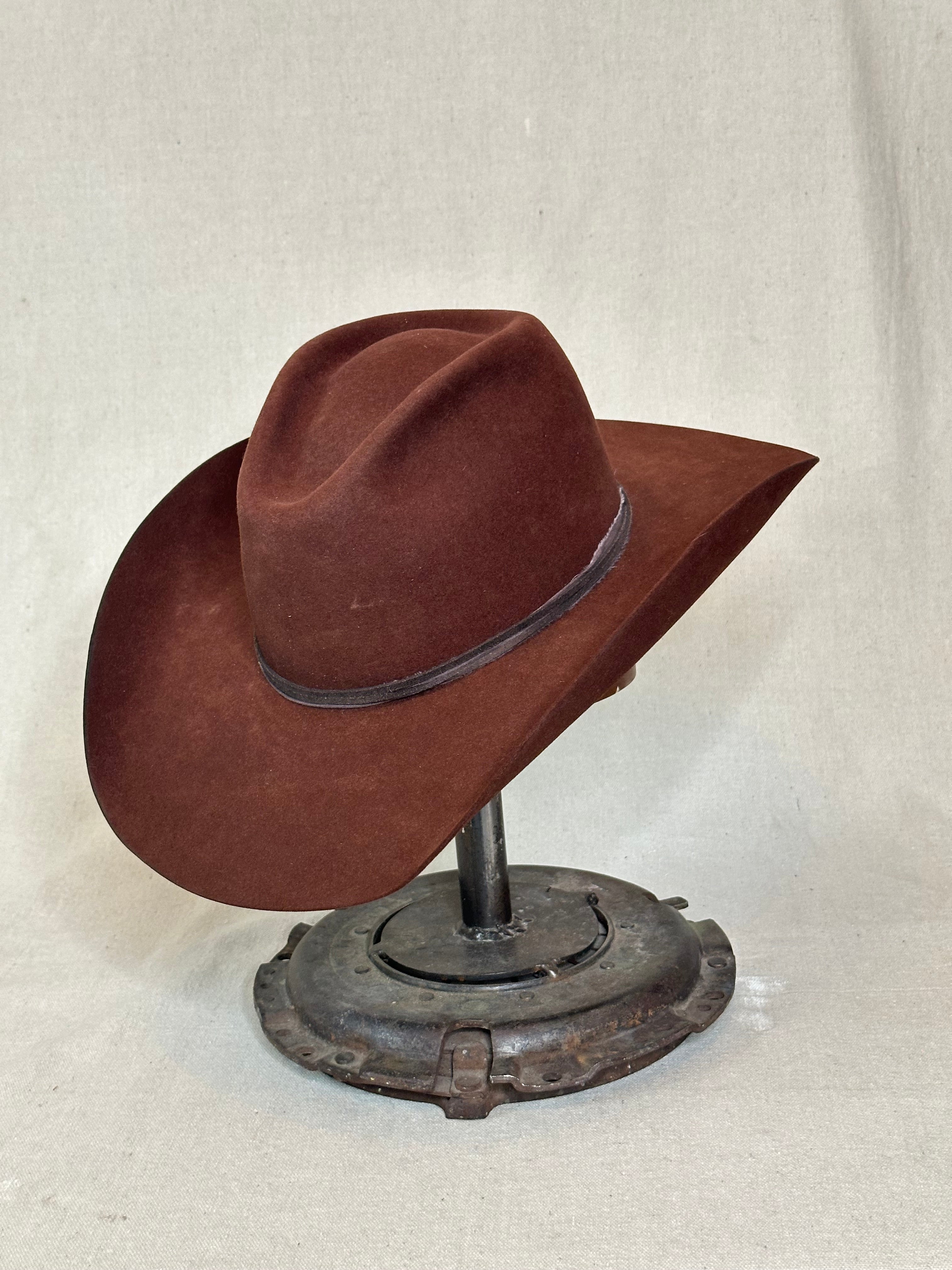 Burgundy Oval Beaver Hat - 6 7/8