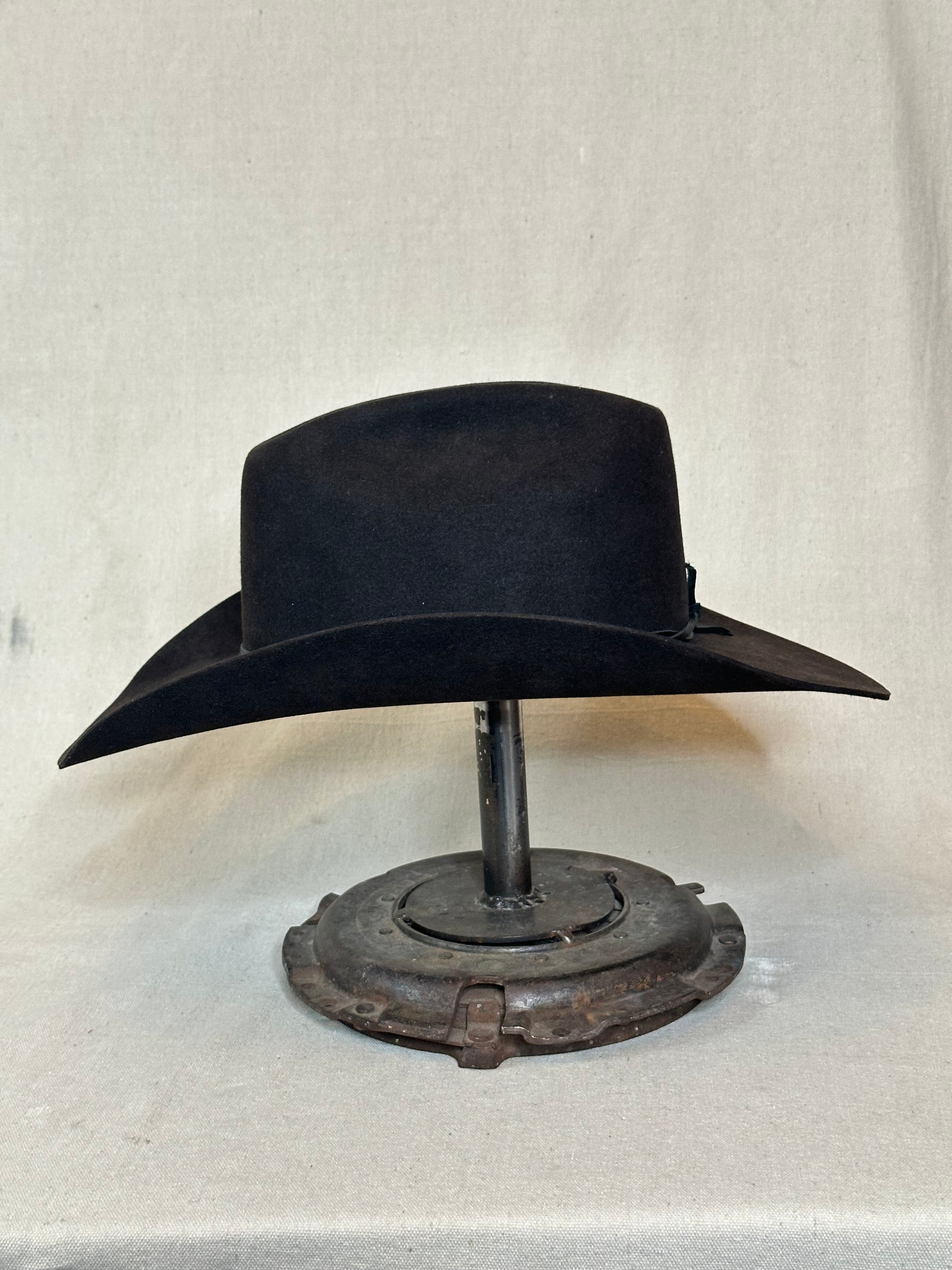 Black Round Beaver Hat - 7 3/8