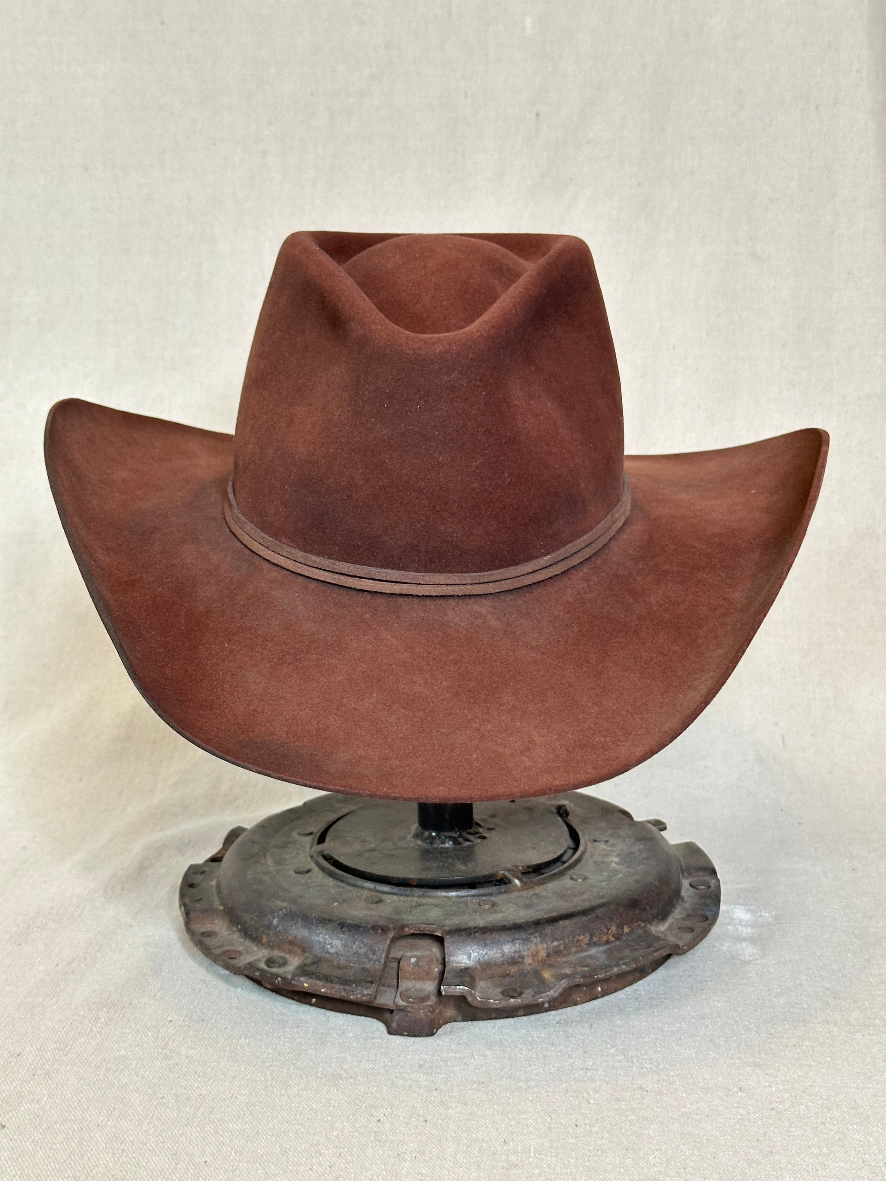 Burgundy Round Beaver Hat - 7 1/2