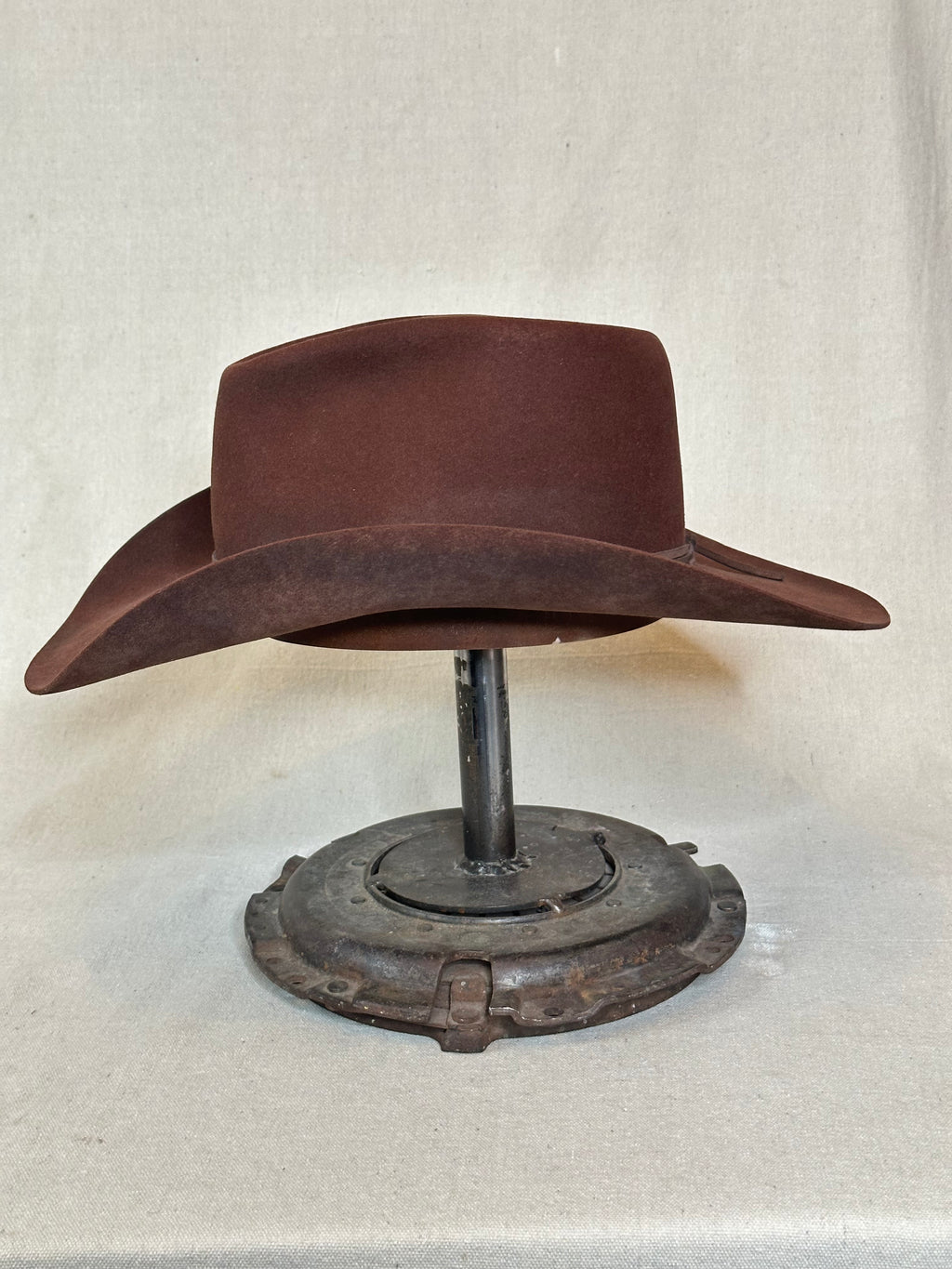 Burgundy Round Beaver Hat - 7 1/2