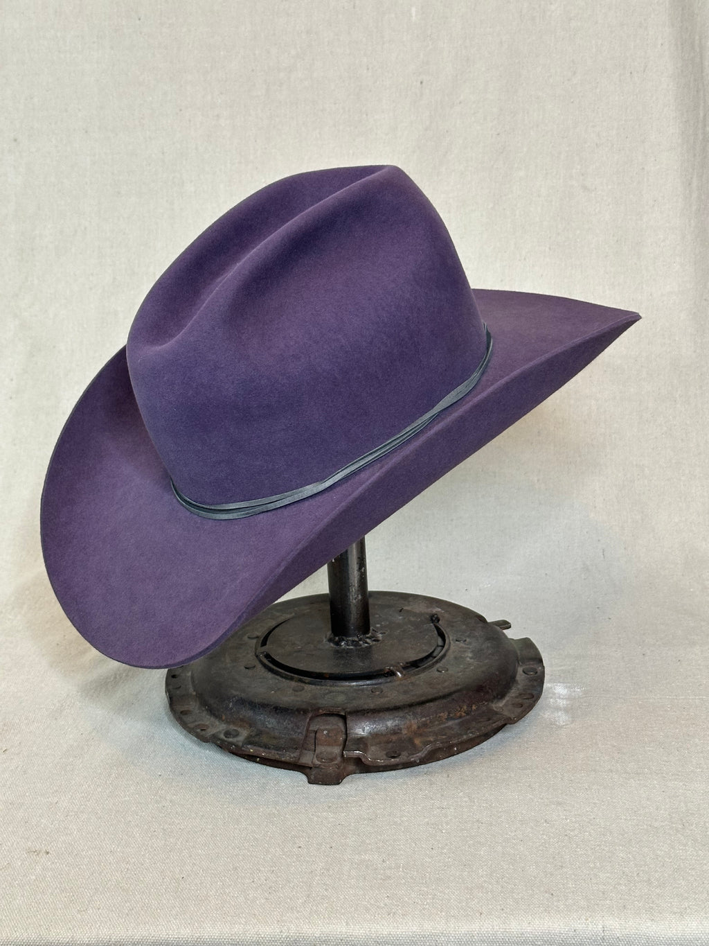 Violet Round Beaver Hat - 7 3/8