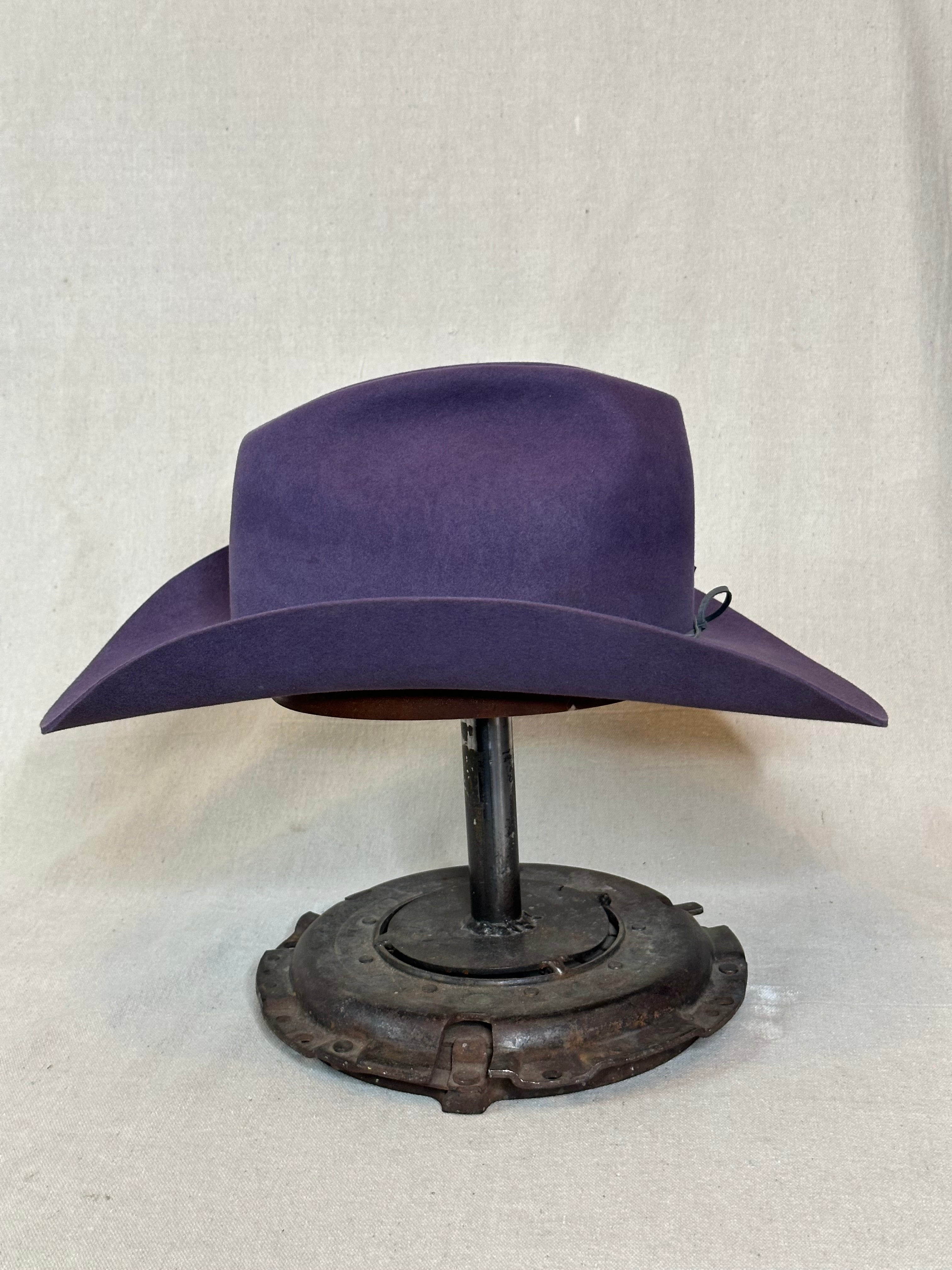 Violet Round Beaver Hat - 7 3/8