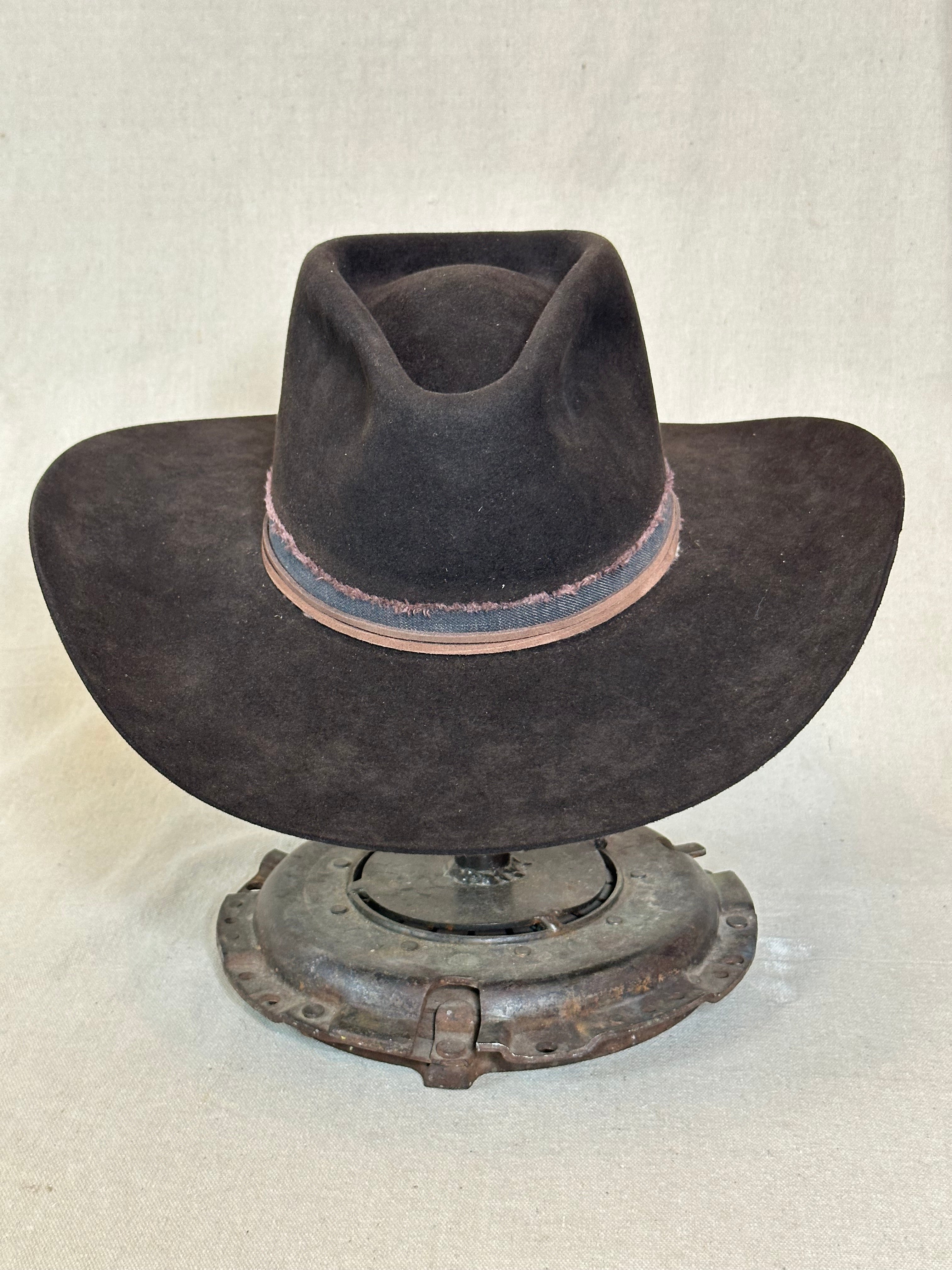 Dark Slate Round Beaver Hat - 7 1/4