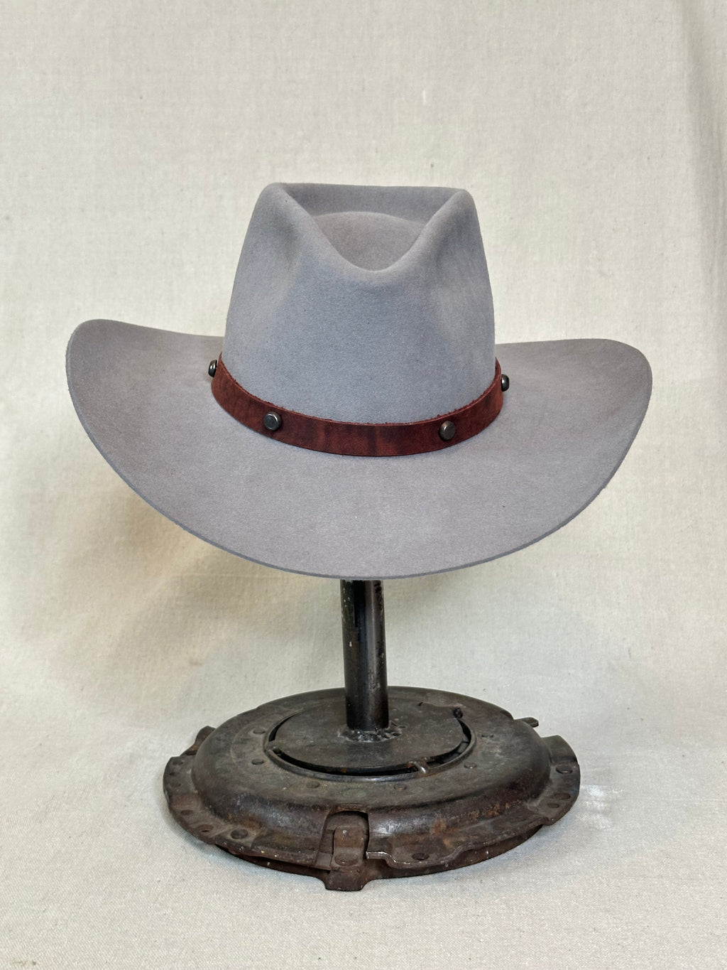 Light Gray Round Beaver Hat - 6 1/2