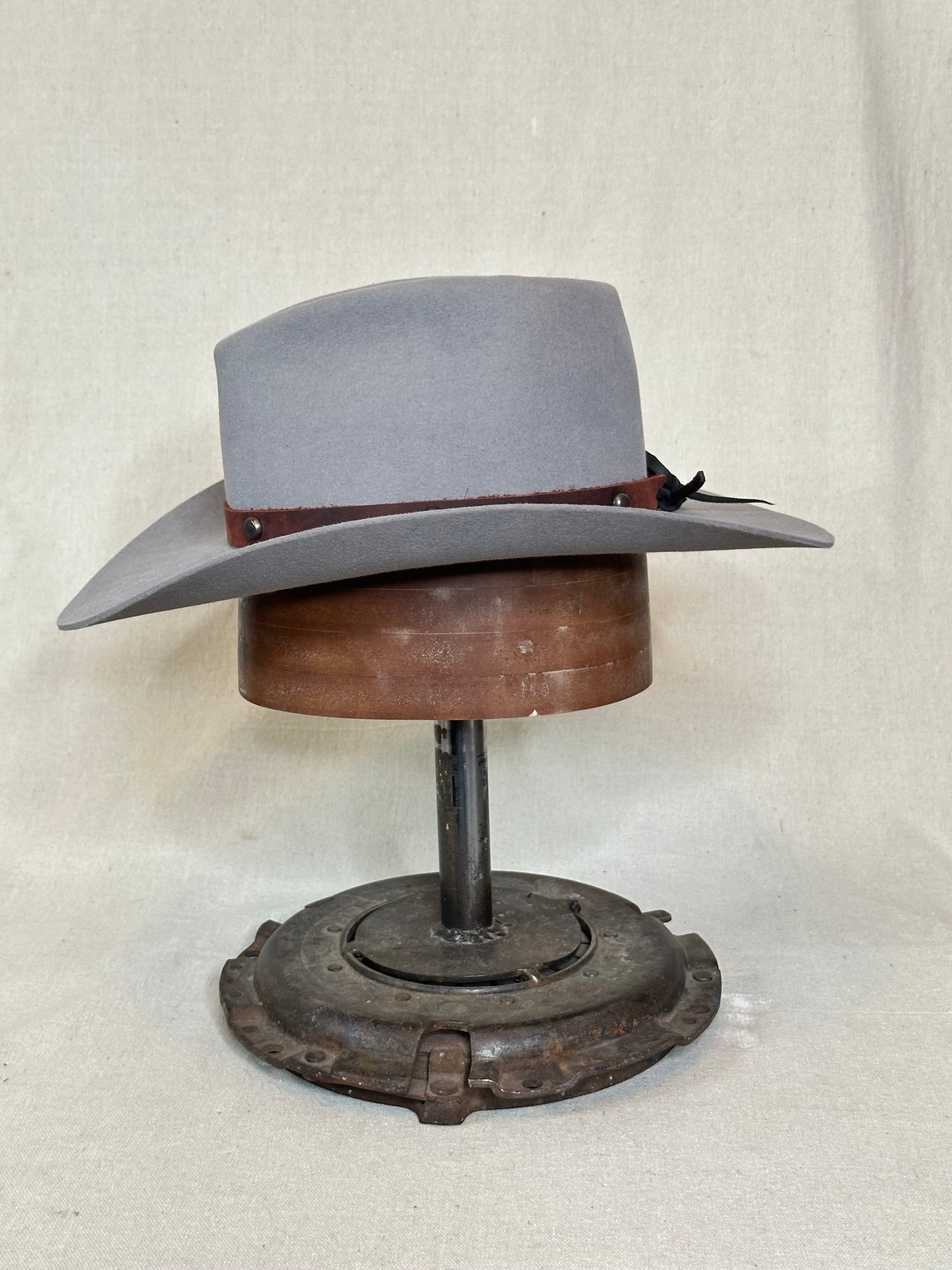 Light Gray Round Beaver Hat - 6 1/2