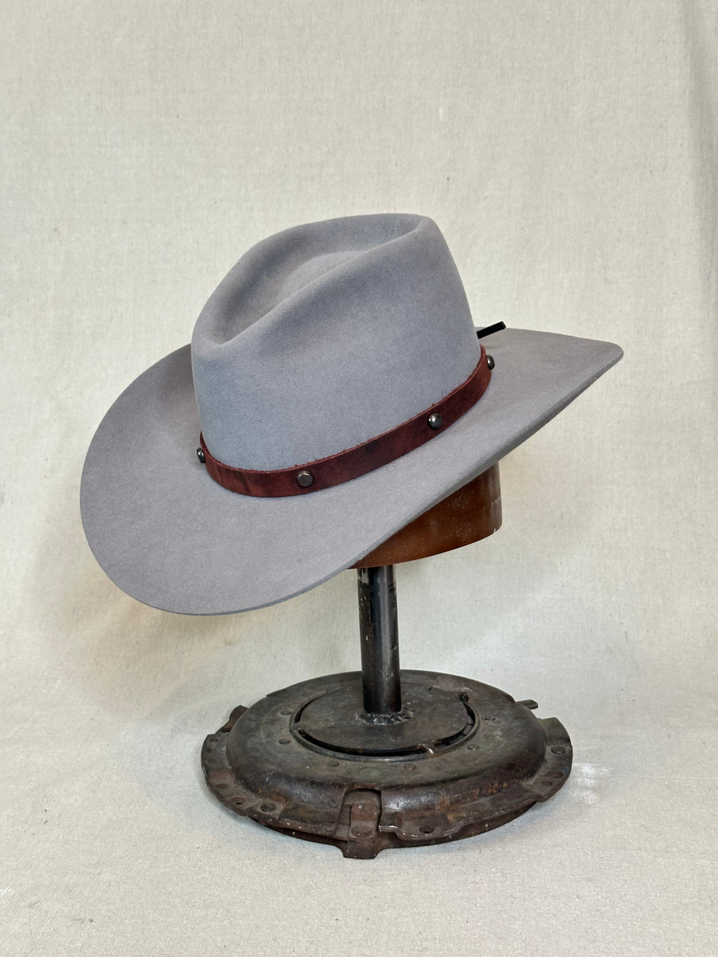 Light Gray Round Beaver Hat - 6 1/2