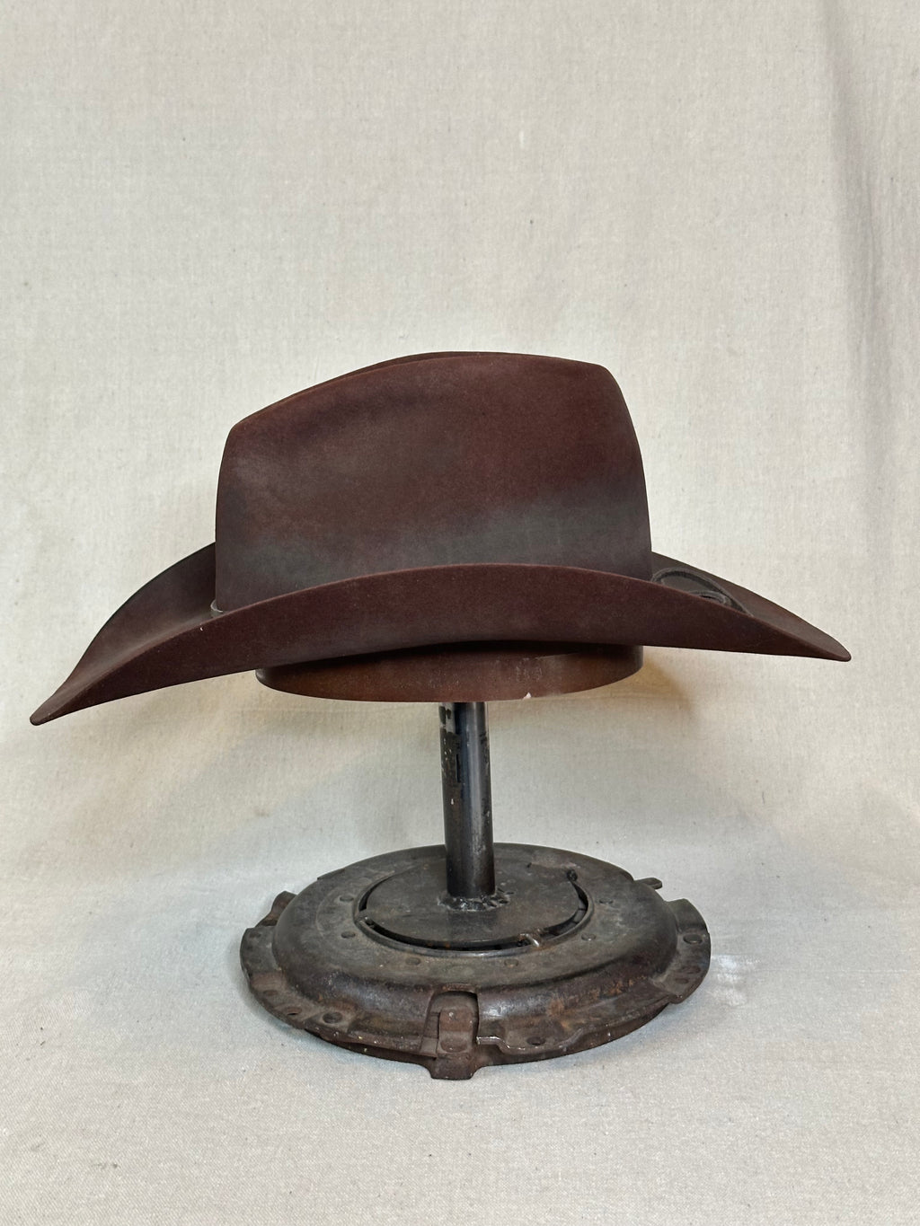 Burgundy Oval Beaver Hat - 7 1/4