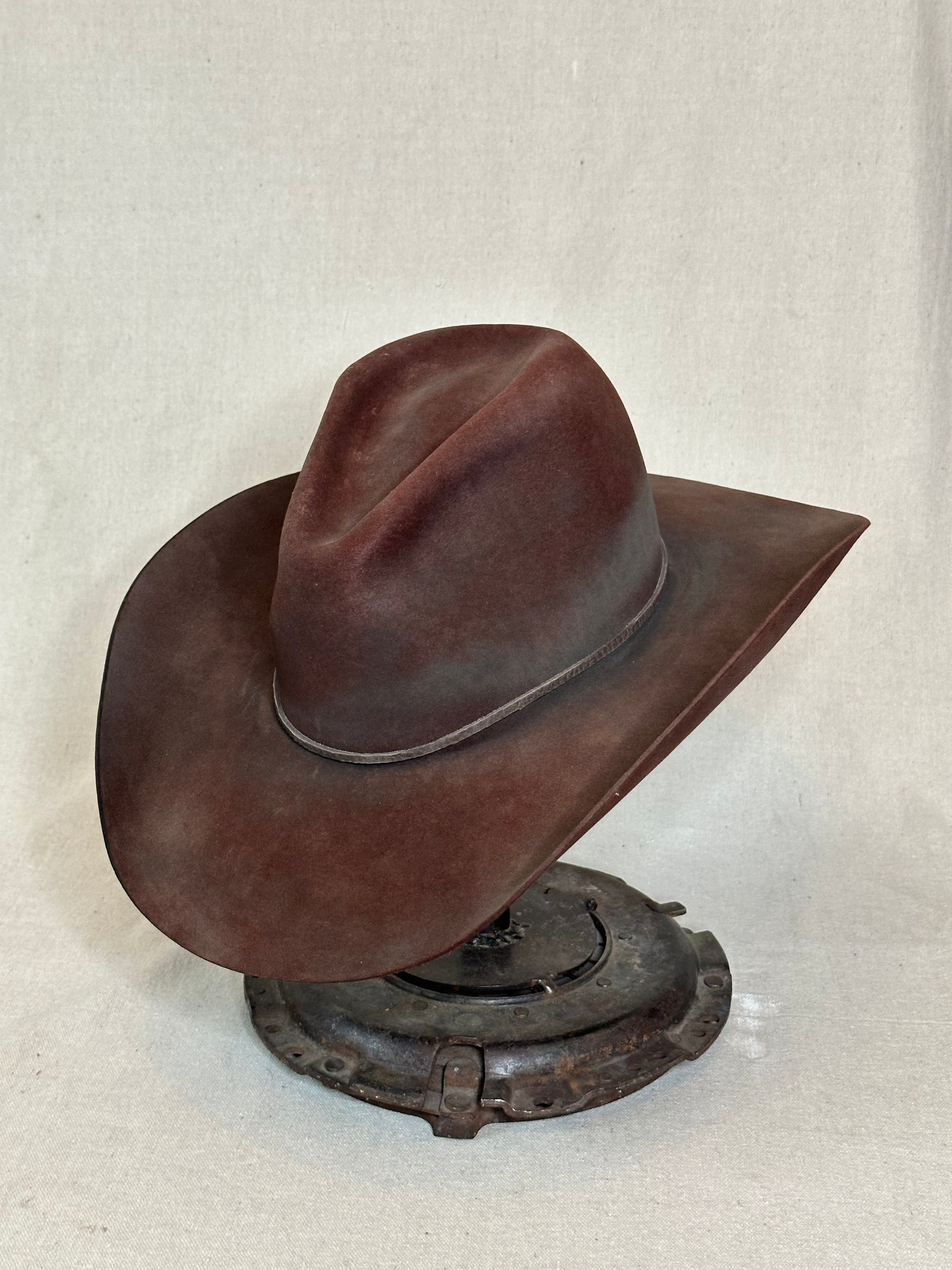 Burgundy Oval Beaver Hat - 7 1/4
