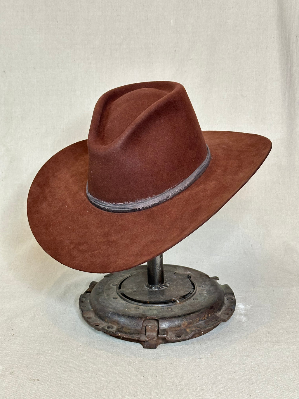Burgundy Round Beaver Hat - 6 7/8